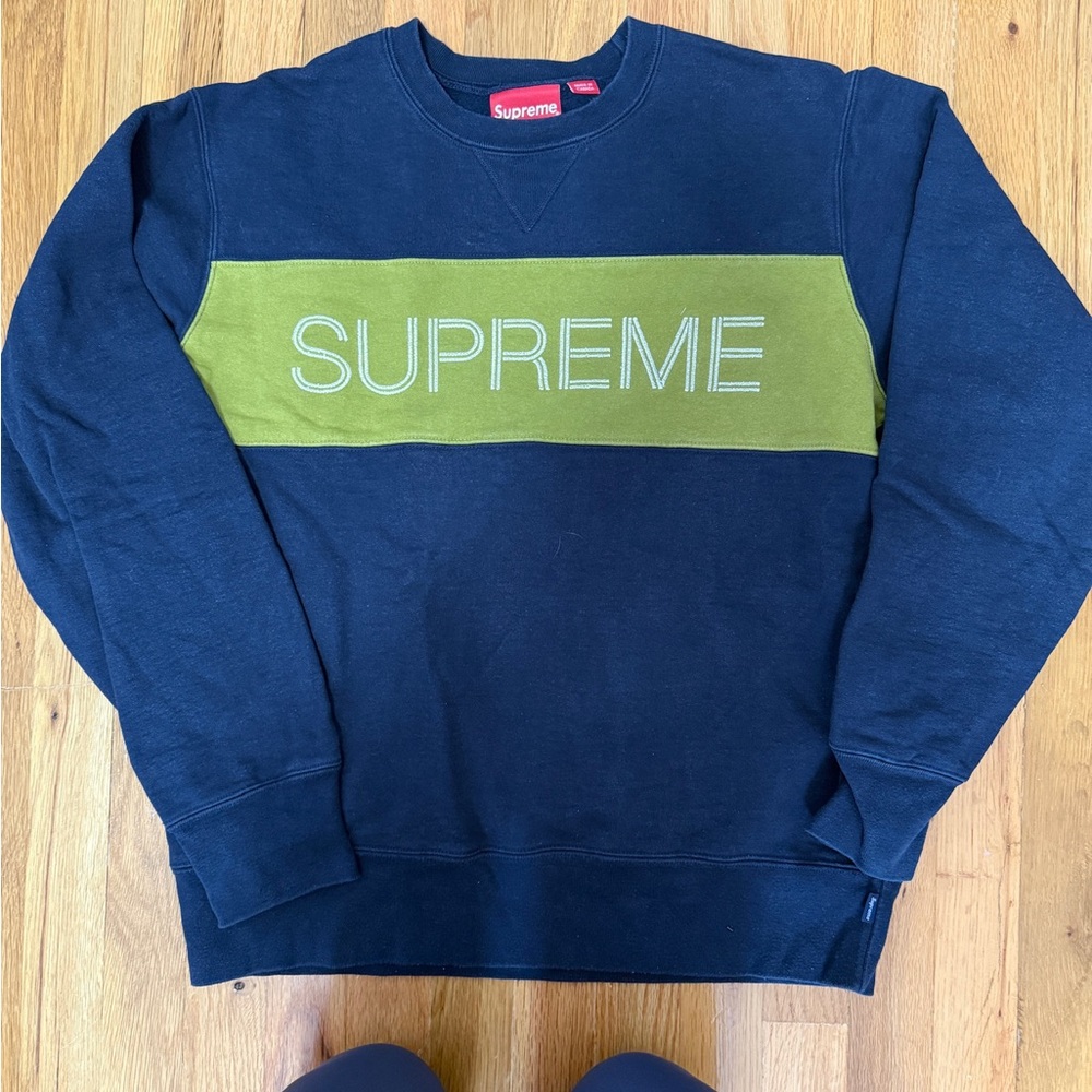 Supreme Men's Sweater in Navy and Olive